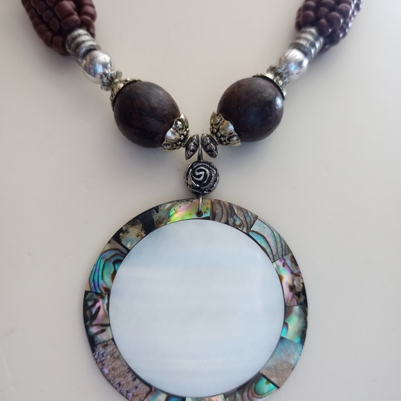 Wooden Bead with Abalone Shell necklace - Picture 3 of 5